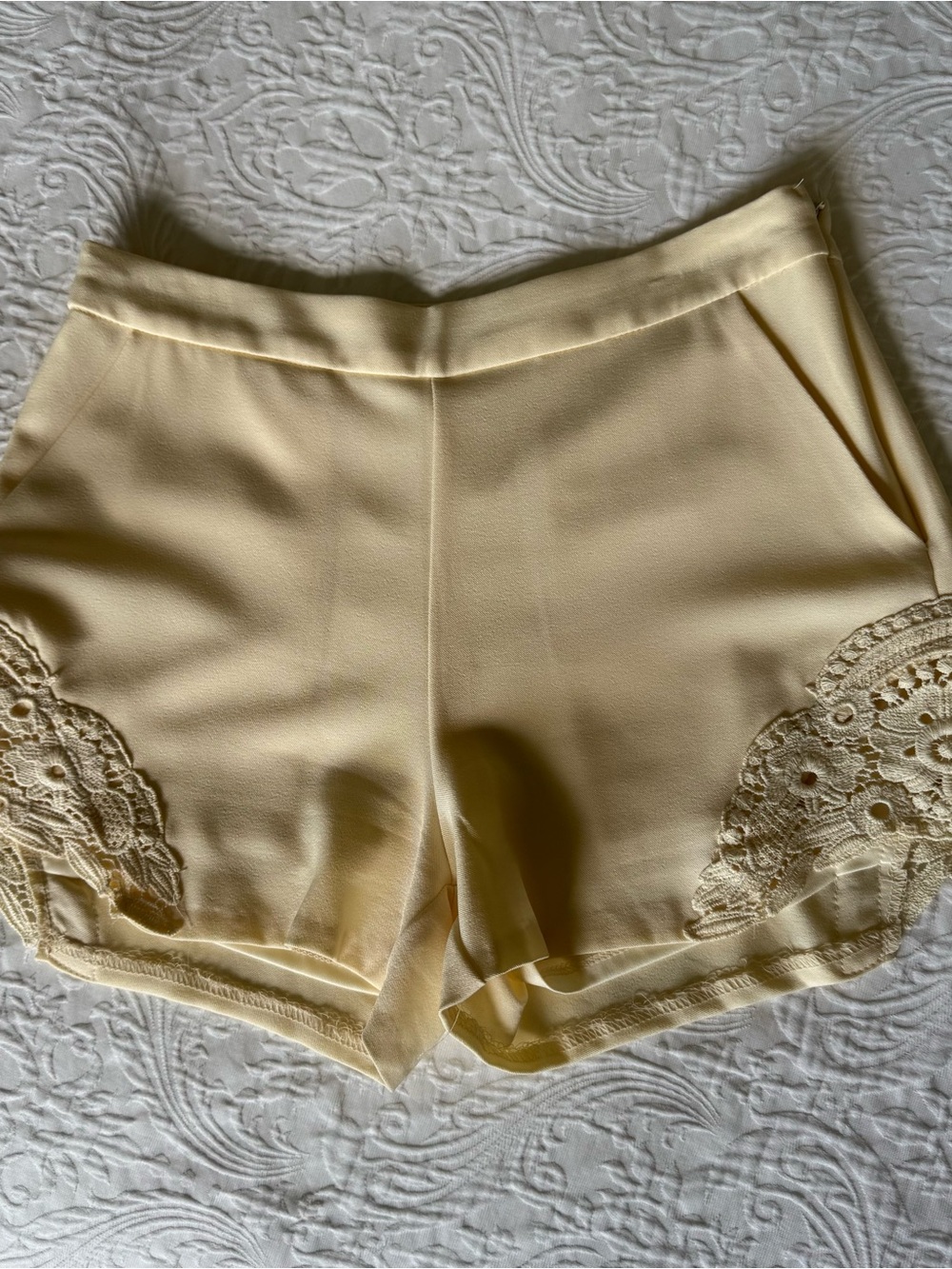 Double Zero Cream Mid-Waist Shorts with Lace Trim